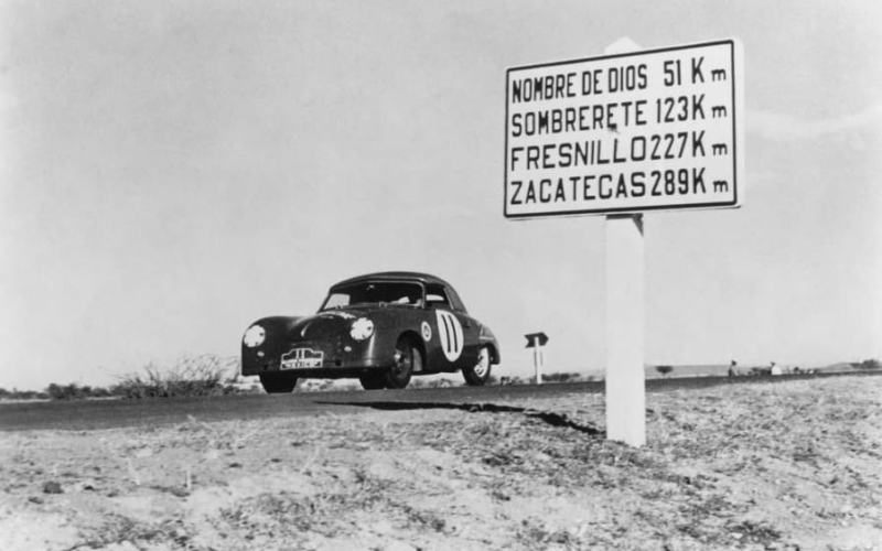 La Porsche 356 1500 S Cabrio in uno dei primissimi successi nel 1952