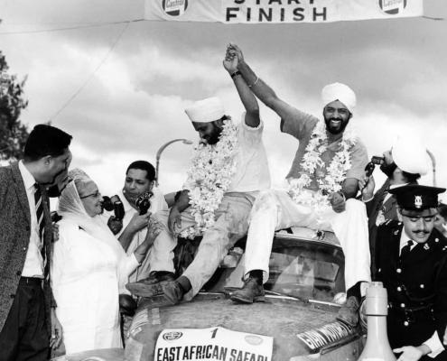 Joginder Singh, suo fratello Jaswant e il loro Volvo PV 544 hanno conquistato il primo posto all'Est African Safari Rally nel 1965