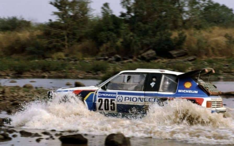 La Peugeot 205 T16 Gran Raid alla Dakar 1988 2