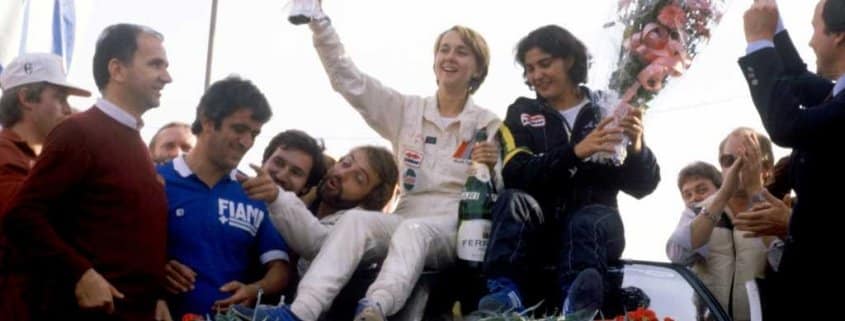 Fabrizia Pons e Michèle Mouton festeggiano la storica vittoria all'edizione 1981 del Sanremo