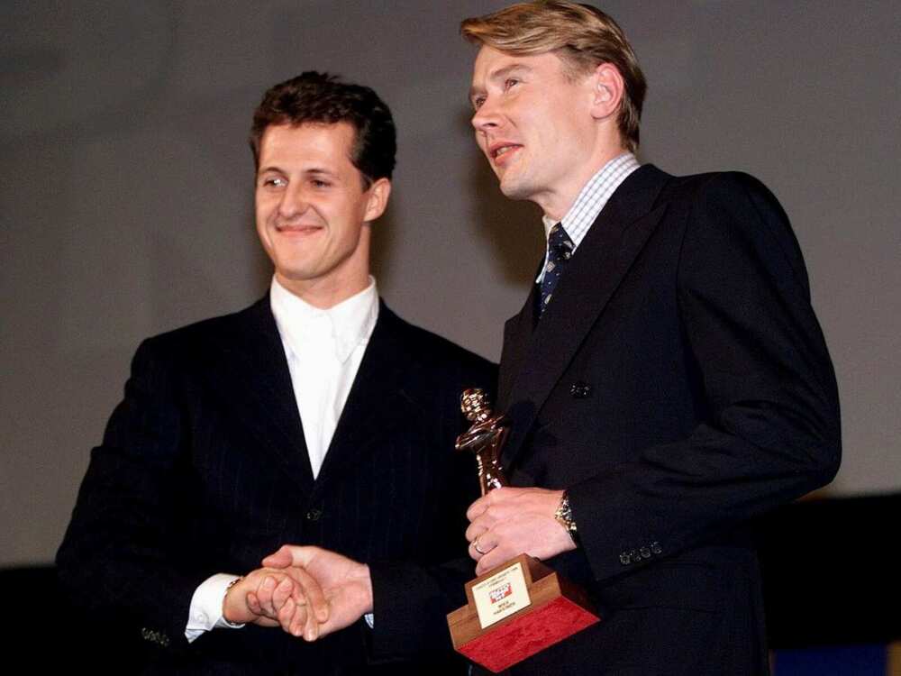 Schumacher premia Häkkinen ai Caschi d'Oro 1998
