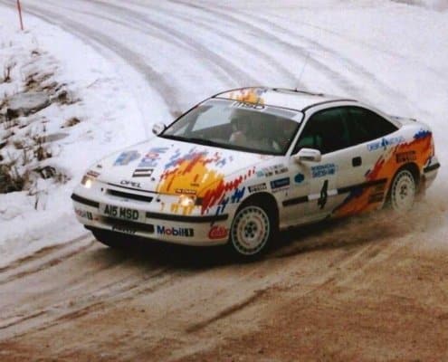 Stig Blomqvist e Benny Melander con la Opel Calibra 4x4 Turbo al Rally Svezia 1993