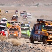 Una carovana di Renault 4 Trophy al Rally del Marocco
